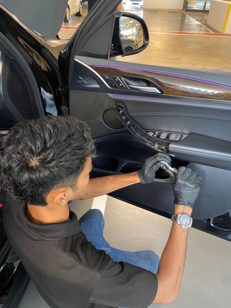 G30 - Power Window Switch Housing Trim 1-Door Set