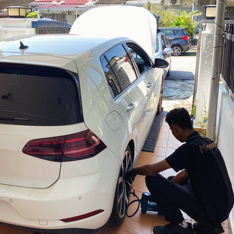 PEMAKAIAN MINYAK PETRONAS